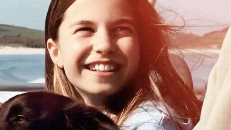 Aos 11 anos, a princesa Charlotte surge em vídeo inédito da intimidade com a família