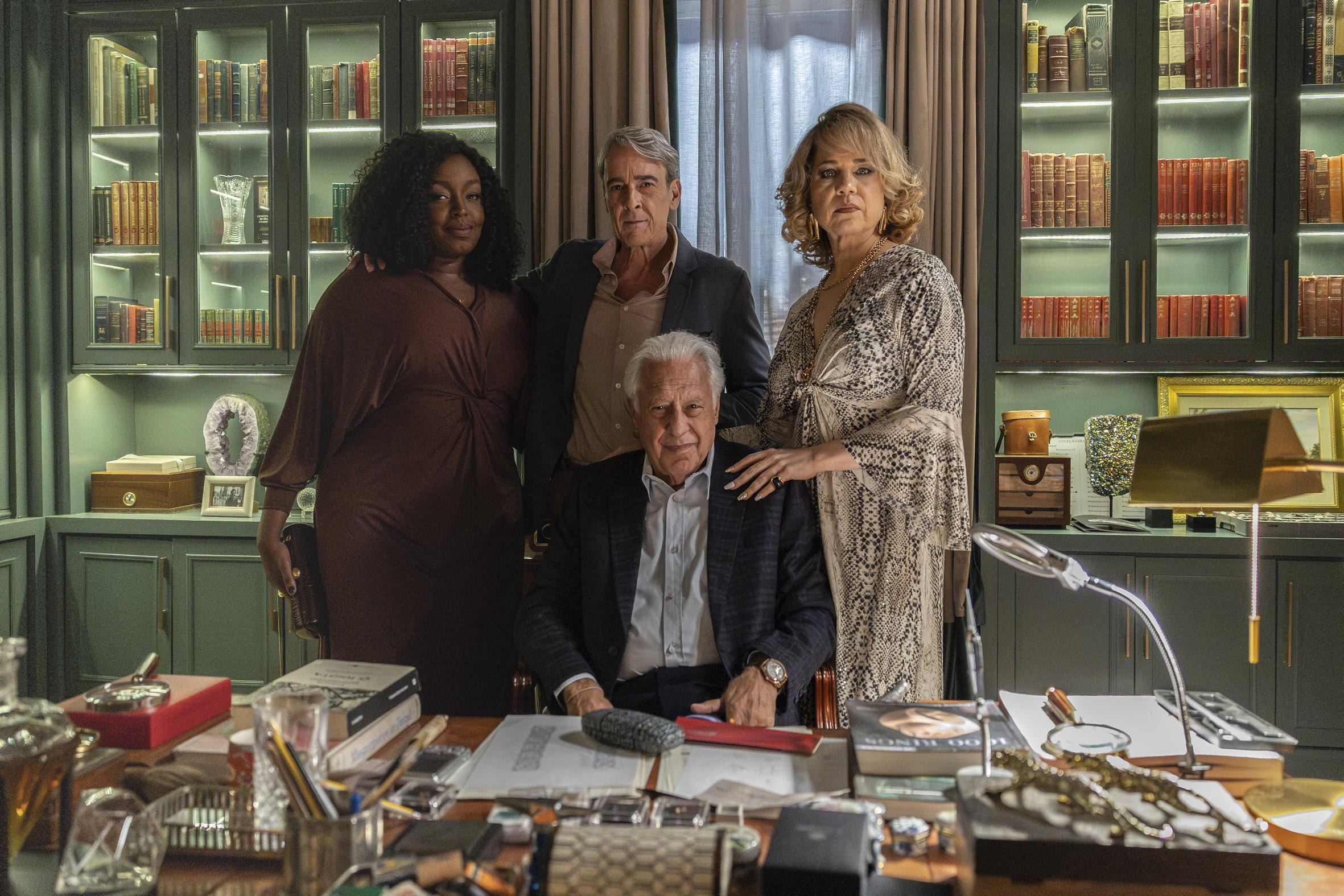 Arthur (Antonio Fagundes), Pilar (Isabel Teixeira), Ulisses (Alexandre Borges) e Silvana (Belize Pombal) - Foto: Globo/ Gabriel Vaguel