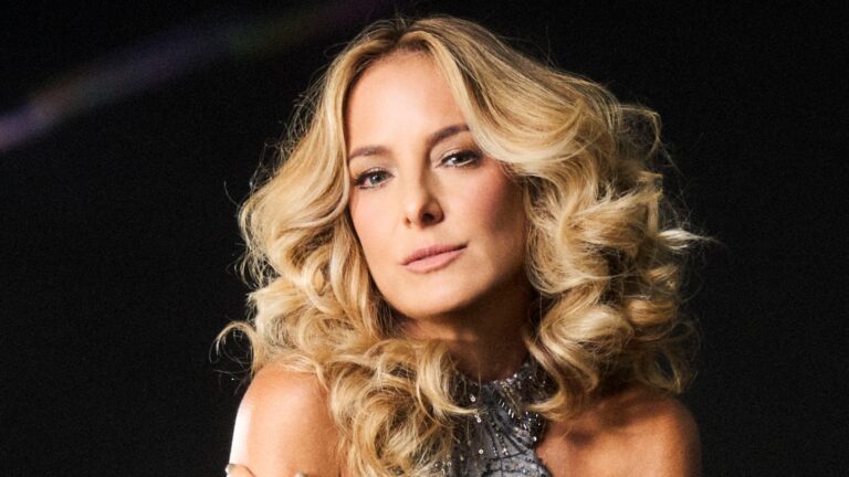 Ticiane Pinheiro usa look inspirado em Cher em festa antecipada de 50 anos