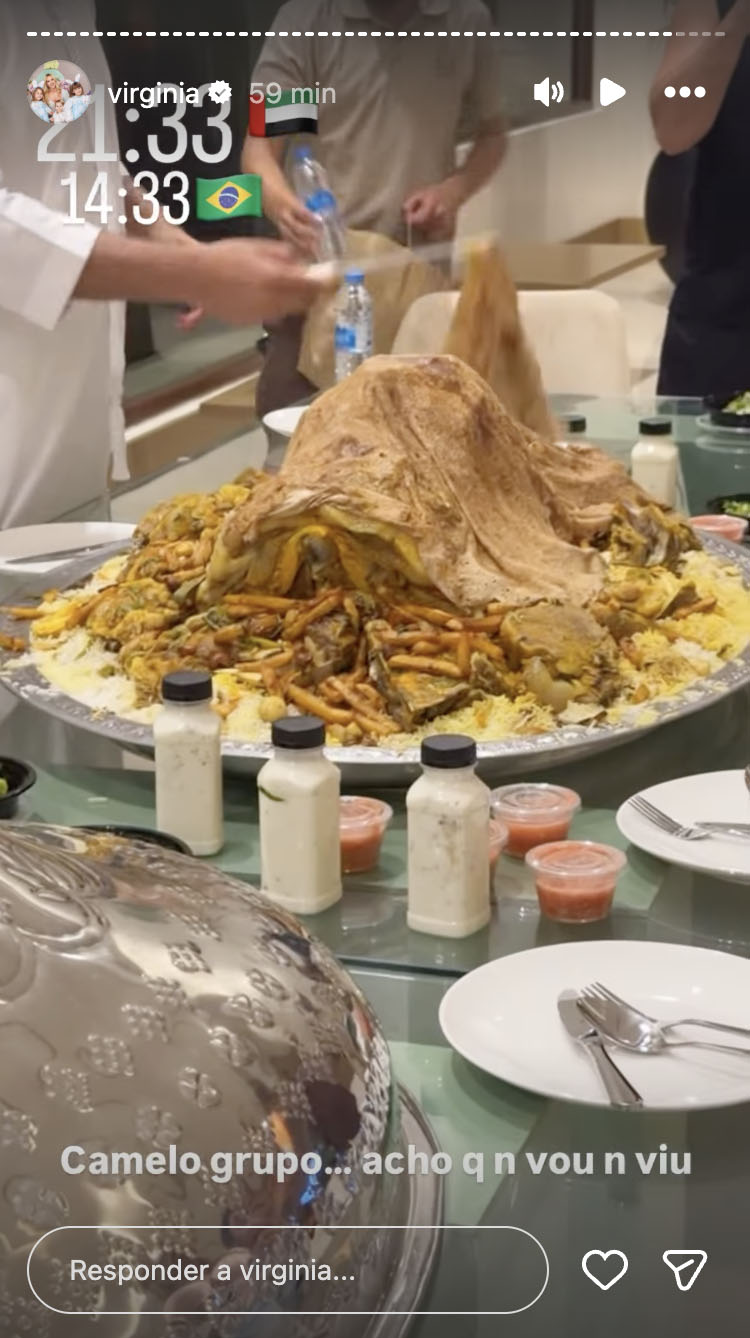 Virginia come camelo em Dubai - Foto: Reprodução / Instagram