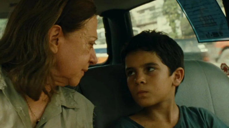 Ator aos 11 anos atuando com Fernanda Montenegro - Foto: Divulgação