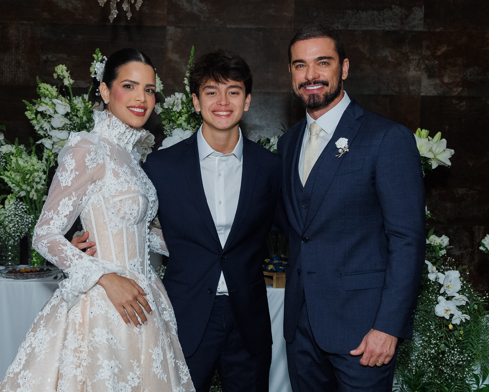 Luana Sales, Leonardo e Sidney Sampaio - Foto: Clayton Felizardo / Brazilnews