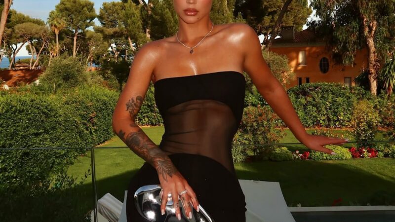 Iggy Azalea é a famosa mencionada no texto - Foto: Reprodução/Instagram @thenewclassic