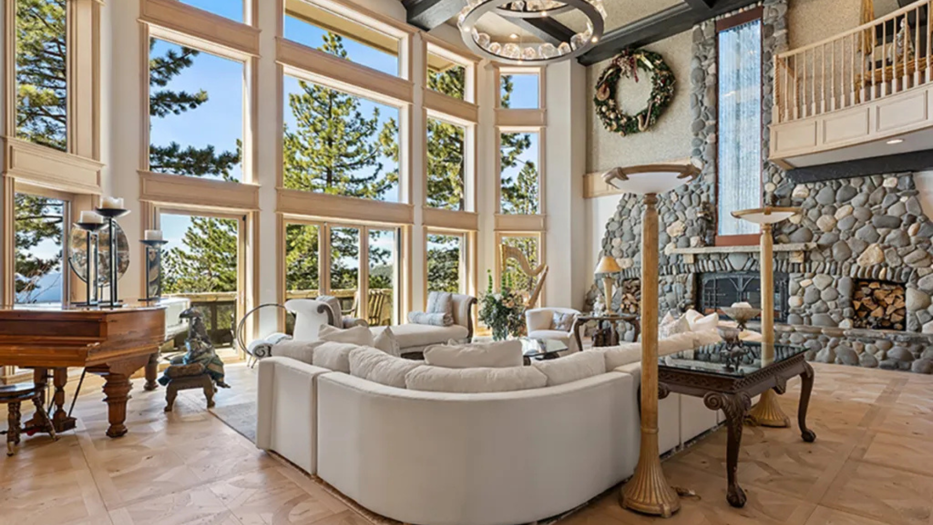Detalhes da mansão de Mike Love - Foto: Ali Rivera/Robb Report