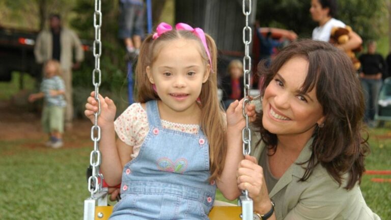 Aos 79 anos, atriz que marcou época como Helena vende ecobags por R$ 30 na internet