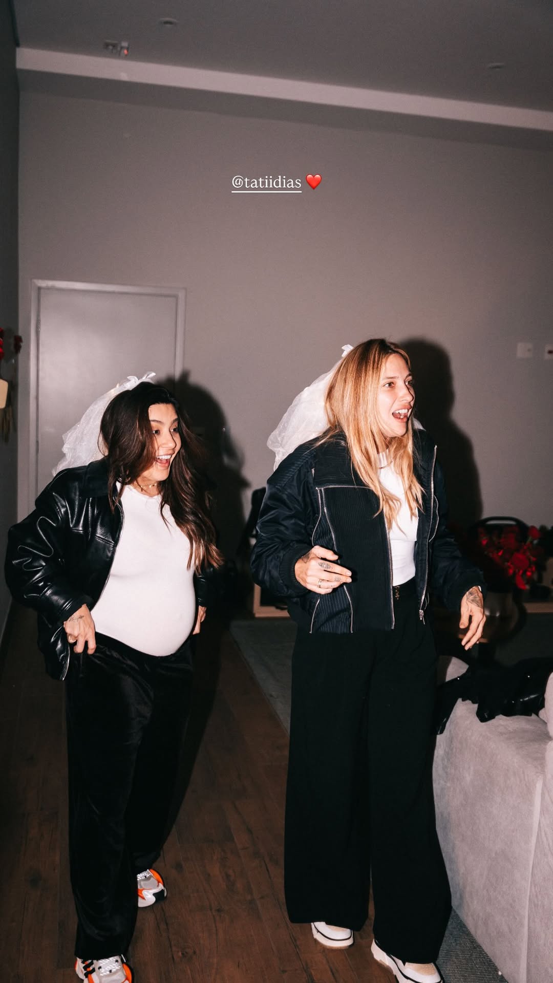 Lauana Prado e Tati Dias ganham despedida de solteira — Foto: Reprodução/Instagram