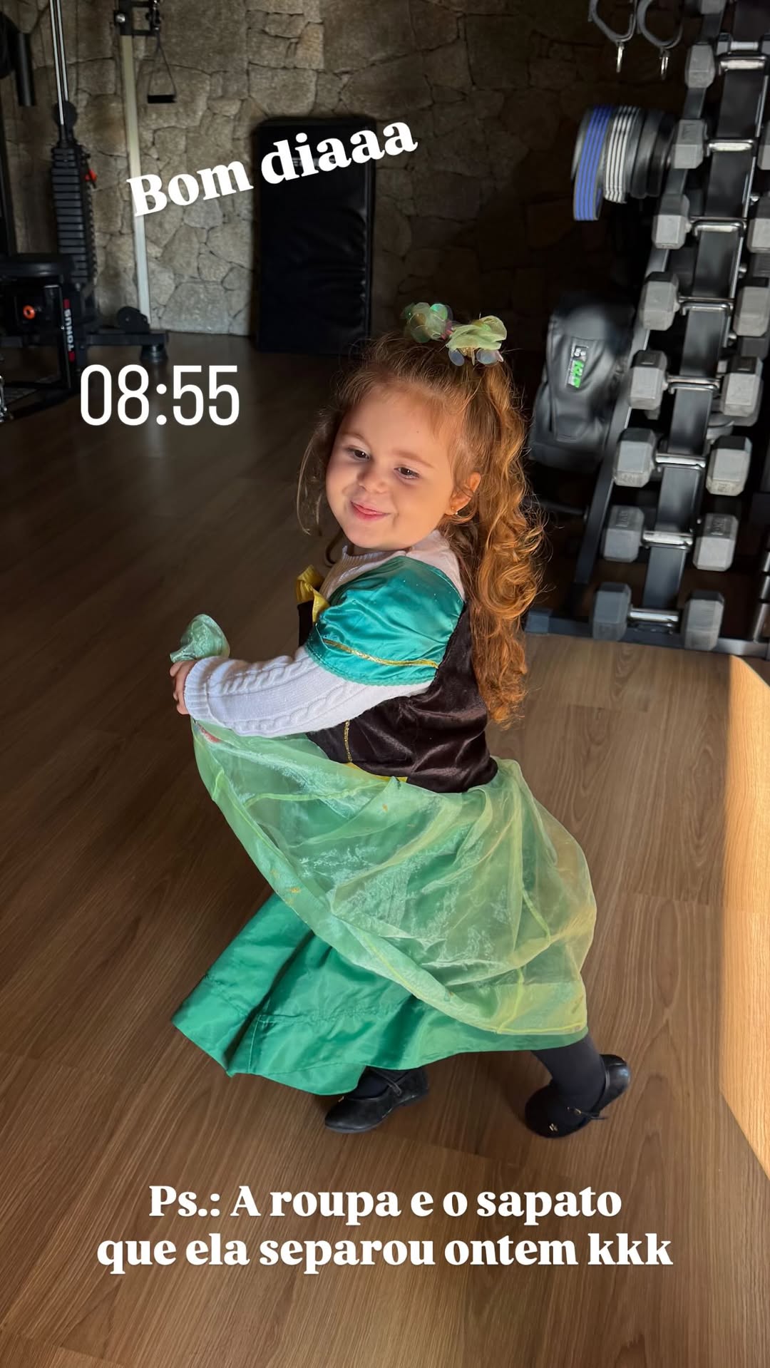 Eliezer mostra costume de Lua — Foto: Reprodução/Instagram