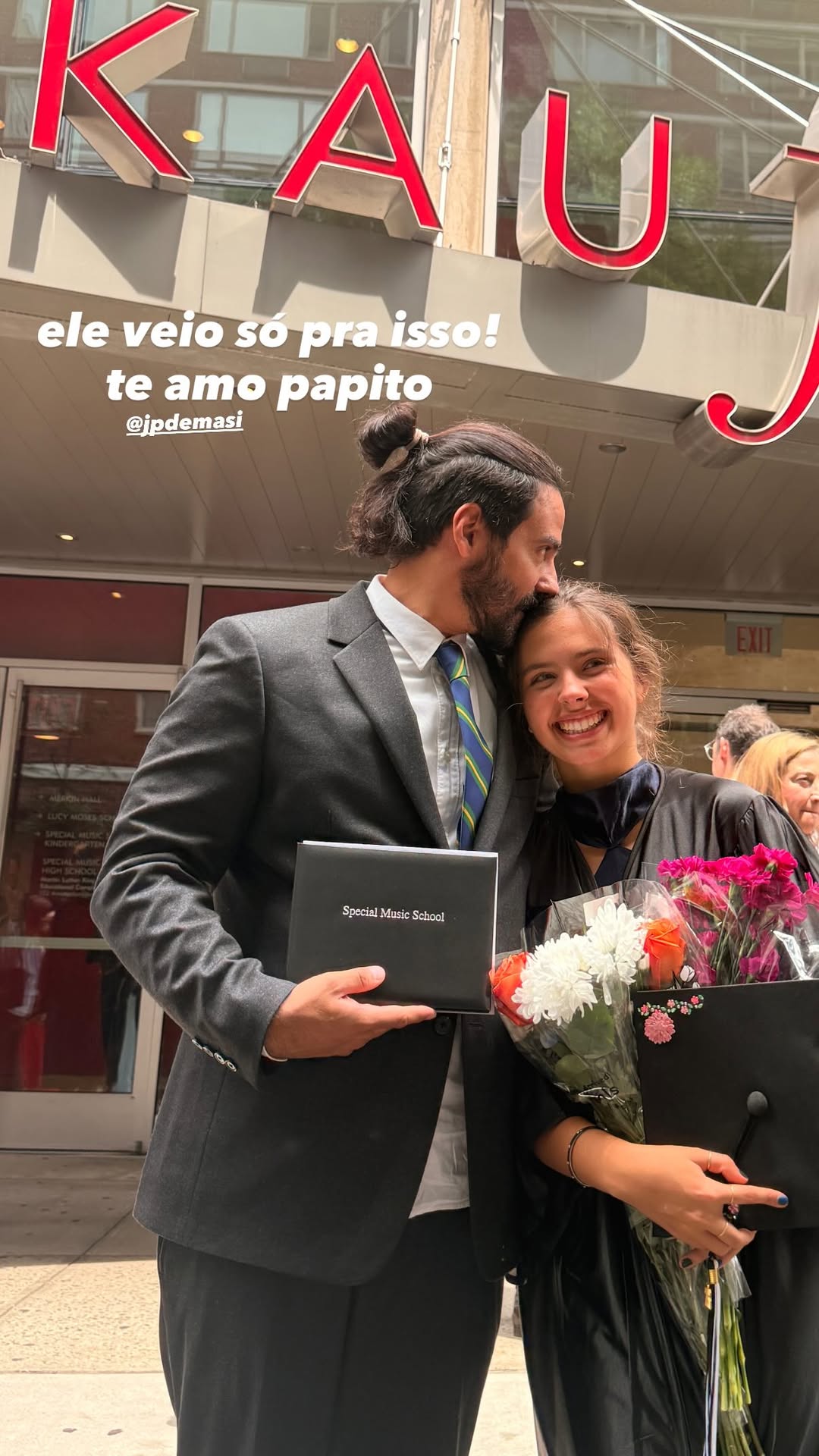 Flor Gil se forma em música — Foto: Repodução/Instagram