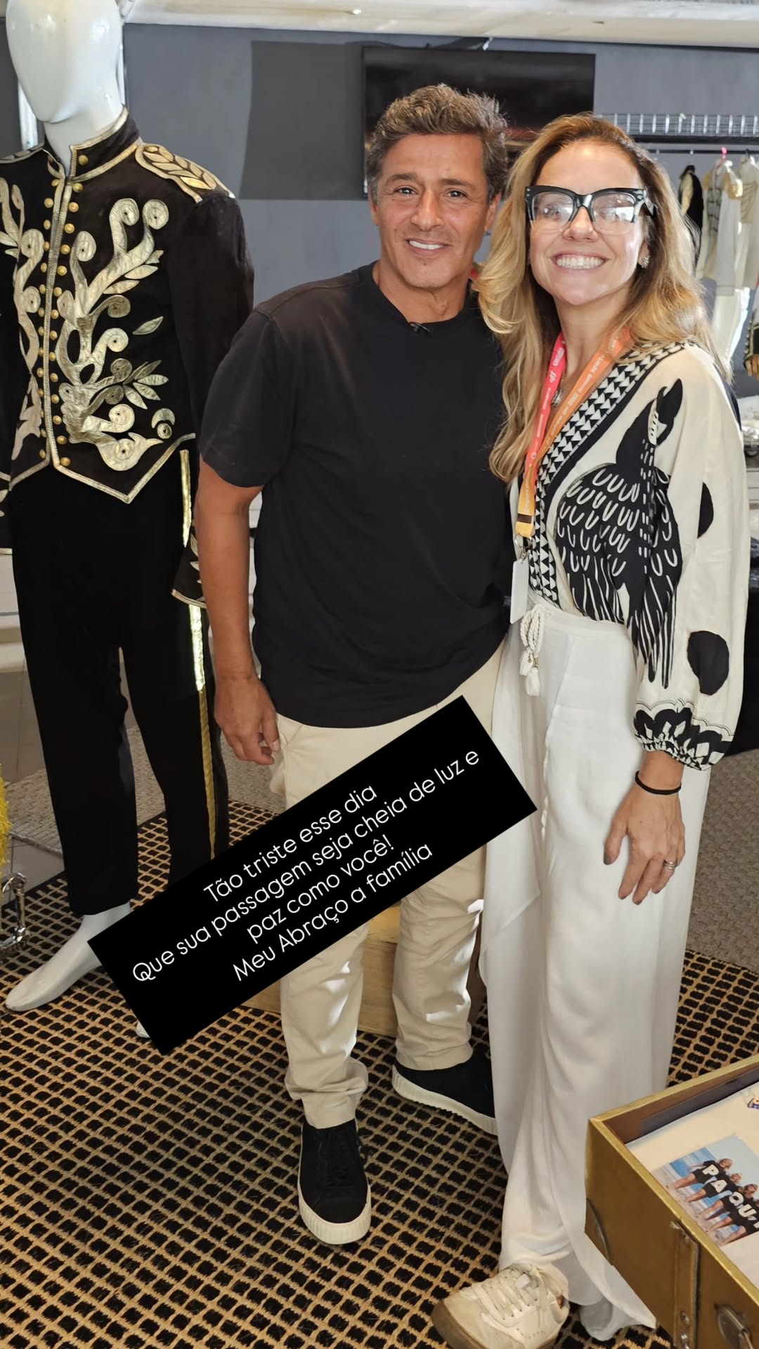 Ex-paquita Ana Paula Guimarães resgata foto com ex-paquito Robson Barros — Foto: Instagram