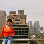Aos 43 anos, apresentadora vive em mansão de 750 m² localizada em enclave de luxo de São Paulo