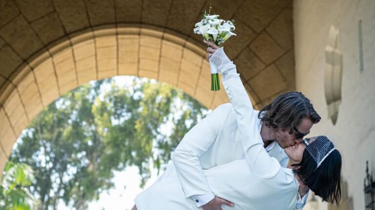 Aos 34 anos, atriz com ascendência brasileira constrói carreira no Canadá e vive casamento com ator norte-americano