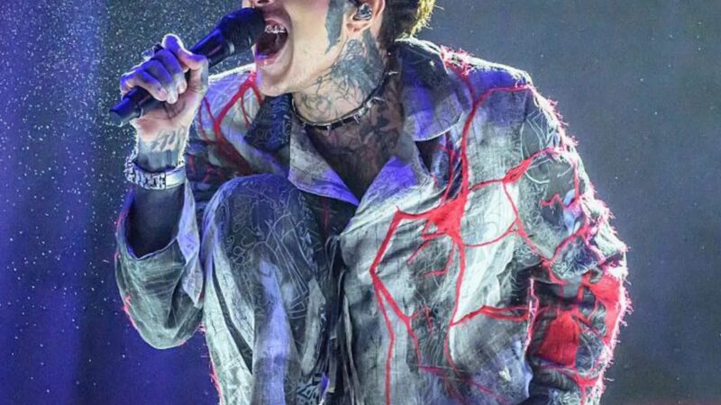 Oliver Sykes é o famoso mencionado no texto - Foto: Getty Images