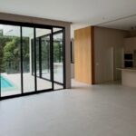 Ex-BBB finaliza obras de casa sustentável com iluminação natural em área nobre de São Paulo