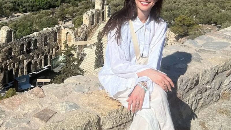 Anne Hathaway é a famosa mencionada no texto — Foto: Reprodução/Instagram @annehathaway
