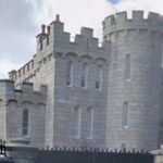 Longe dos holofotes, cantora de 65 anos nunca se casou, não teve filhos e vive reclusa em castelo com seus gatos