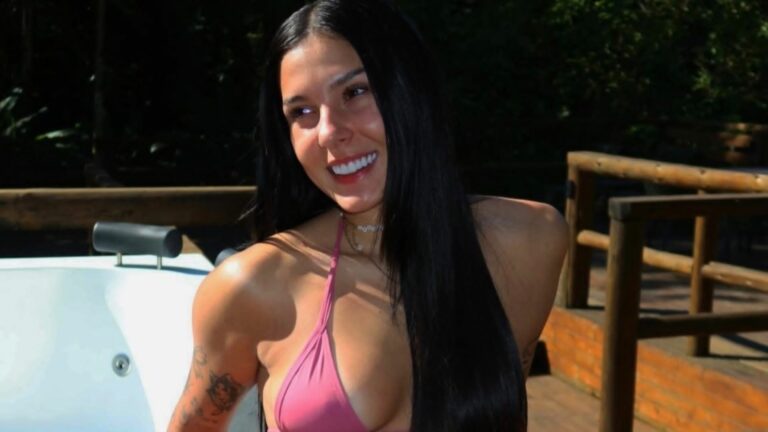 Ana Castela choca com fotos de biquíni: 'Símbolo da beleza natural'