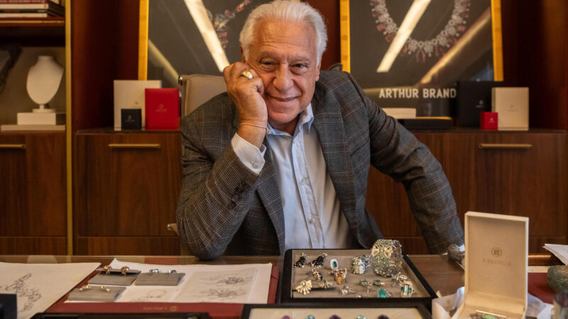 Aos 77 anos, Antonio Fagundes tem técnica fora do comum para decorar textos na hora