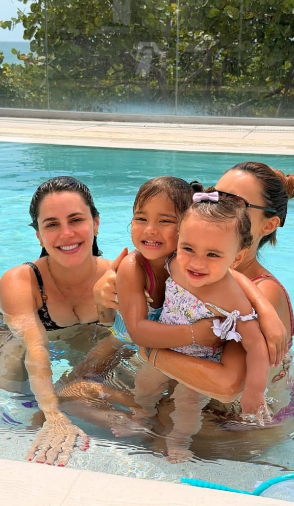Bruna Biancardi com a irmã e as filhas 