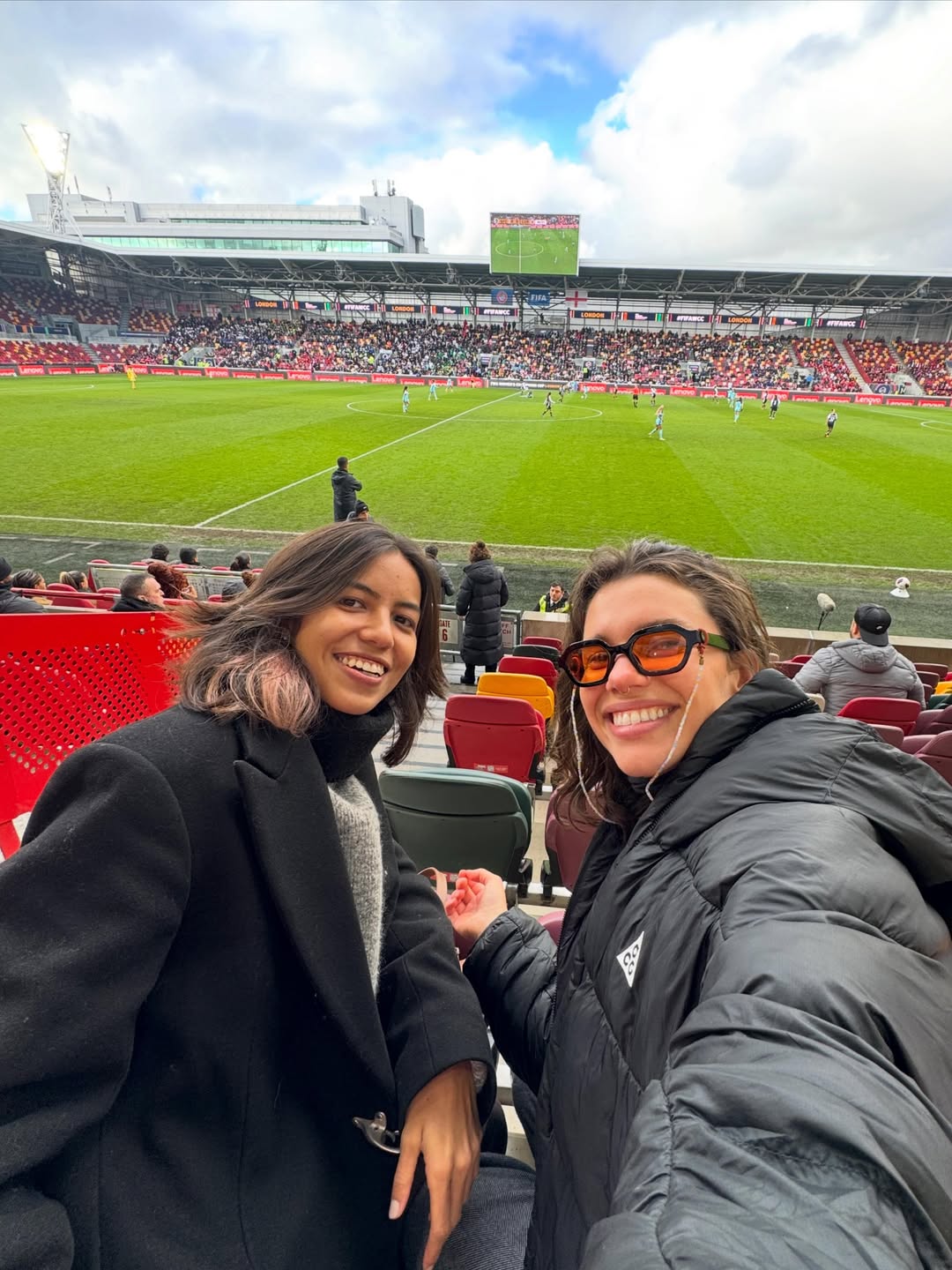 Bruna Linzmeyer com a namorada, Kin Saito - Foto: Reprodução / Instagram @brunalinzmeyer
