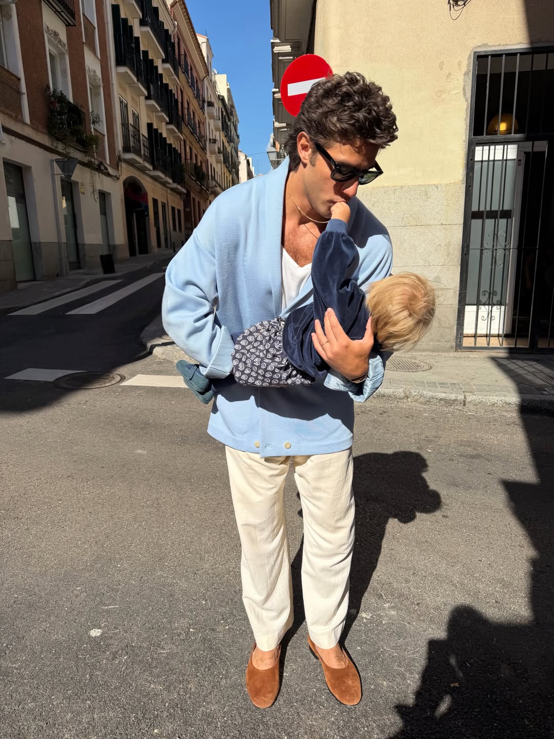 Chay Suede com a filha caçula, Ana - Foto: Reprodução / Instagram @chay