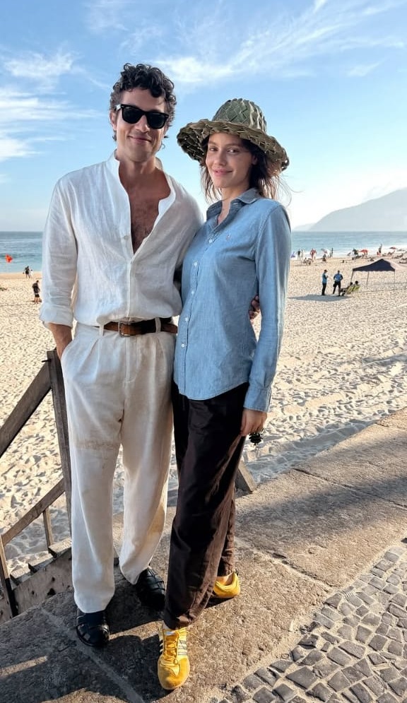 Chay Suede e Laura Neiva 