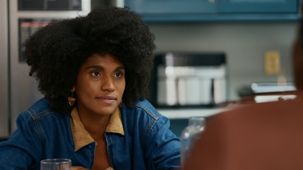 Elenice entregará informação bombástica sobre Tom em Quem Ama Cuida - Foto: Divulgação / TV Globo
