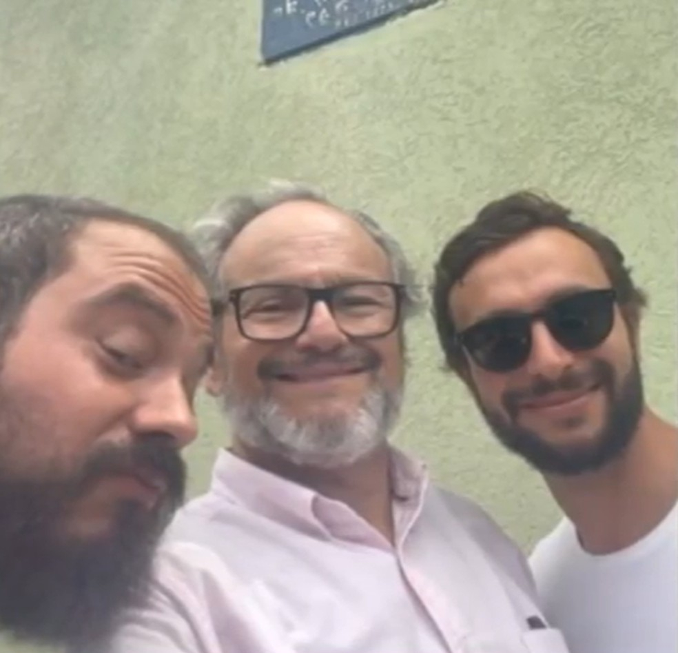 Ernesto Paglia com os filhos mais velhos, Bernardo e Frederico - Foto: Reprodução / Globo