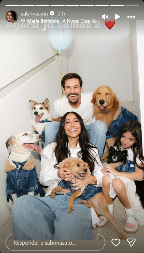 Sabrina Sato, Nicolas Prattes e Zoe atualizam foto da família após chá revelação - Foto: Reprodução / Instagram @sabrinasato 