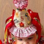 Filha de Rafa Kalimann e Nattan esbanja fofura ao celebrar cinco meses em clima junino