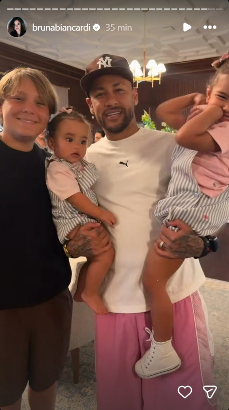 Neymar Jr com os filhos, Davi, Mavie e Mel - Foto: Reprodução / Instagram @brunabiancardi