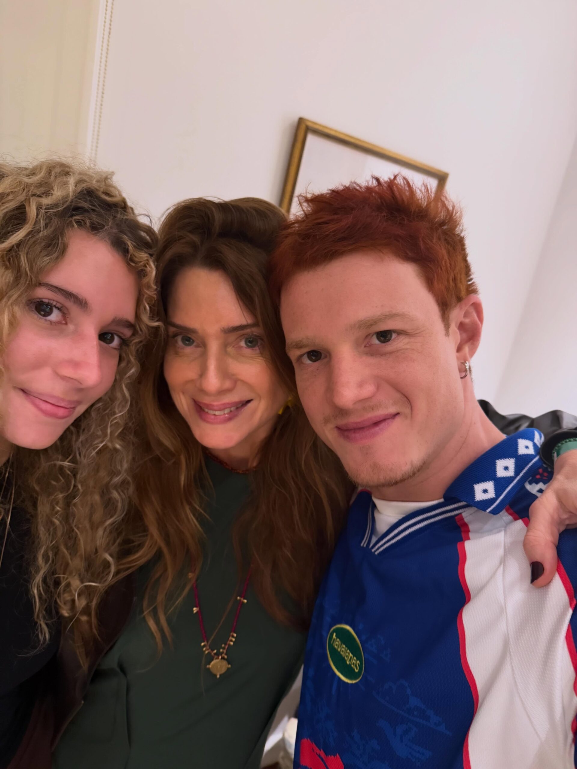 Leticia Spiller com os filhos, Pedro Novaes e Stella - Foto: Reprodução / Instagram @arealspiller