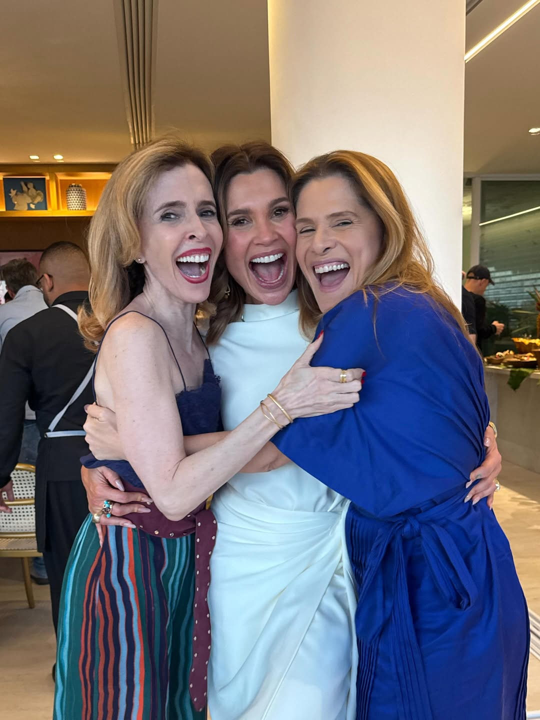 Flávia Alessandra comemora aniversário