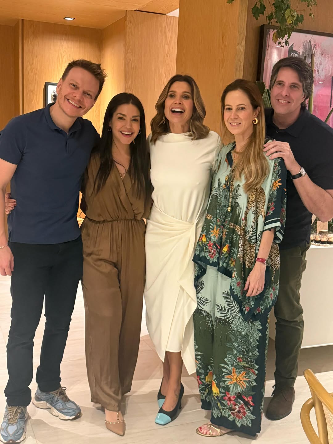 Flávia Alessandra comemora aniversário