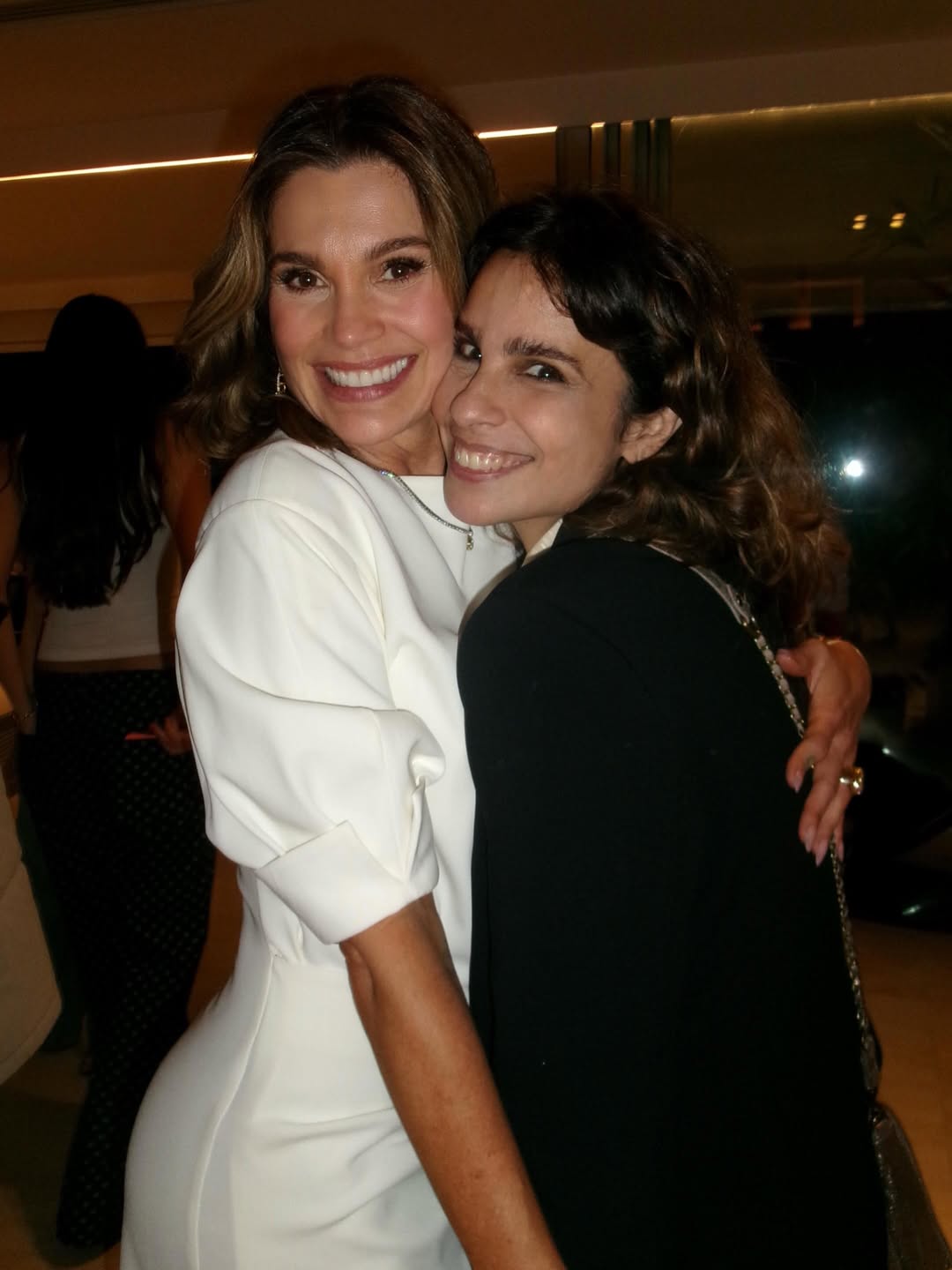 Flávia Alessandra comemora aniversário