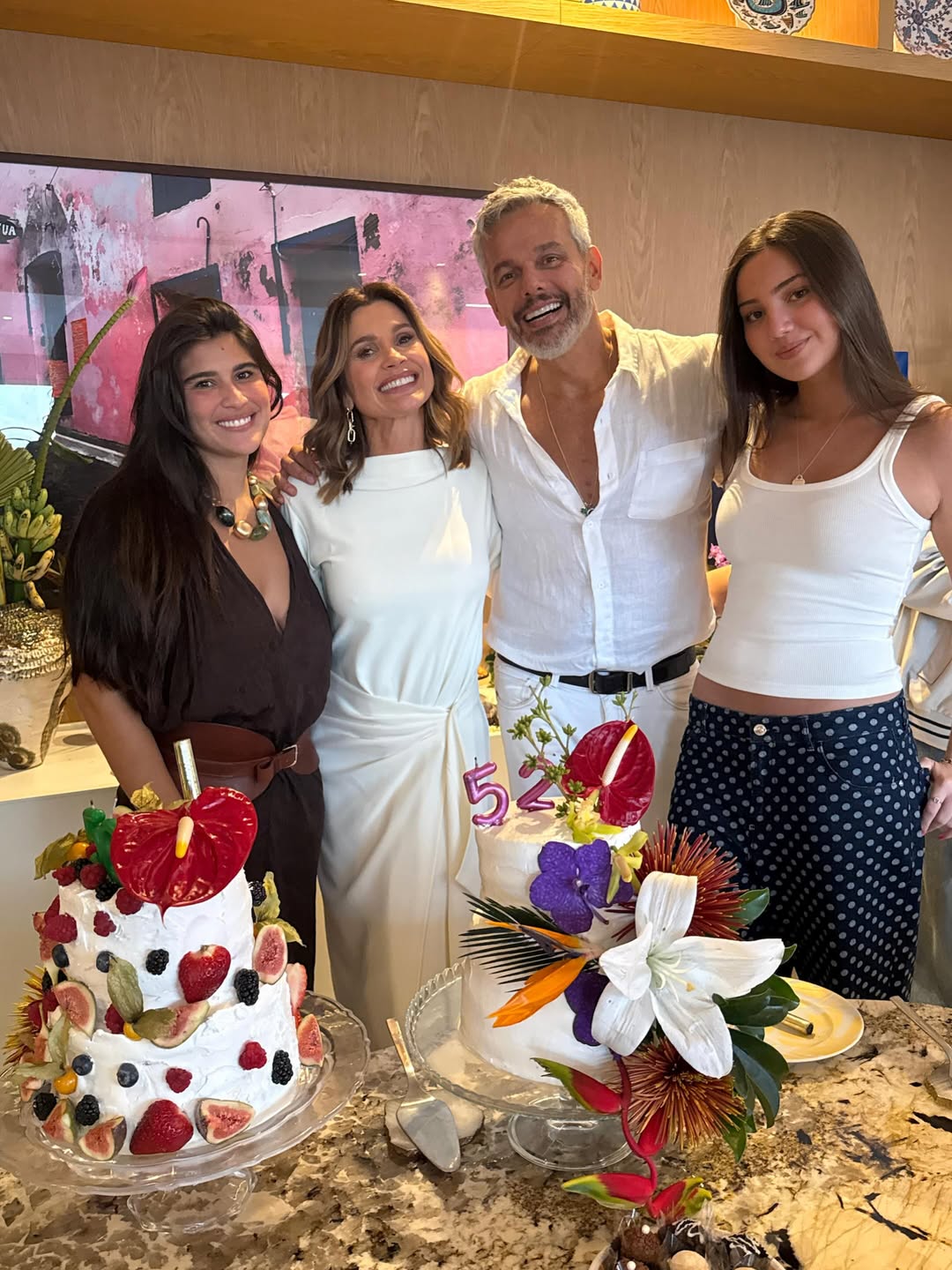 Flávia Alessandra comemora aniversário