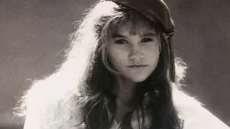 Reconhece? Criança da foto hoje tem 51 anos e faz parte do elenco de Quem Ama Cuida