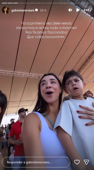 Gabriela Versiani com o enteado, filho de Murilo Huff e Marília Mendonça - Foto: Reprodução / Instagram @gabrielaversiani