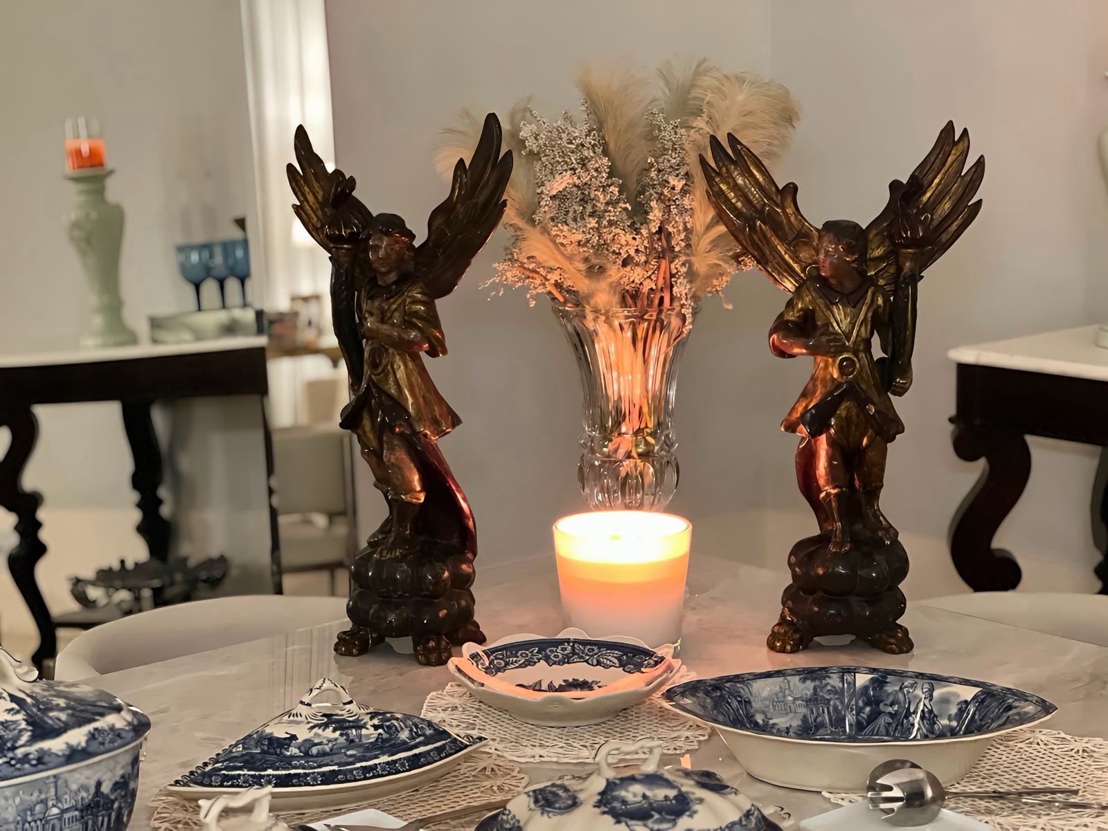 Gardênia Cavalcanti recebe amigos em jantar especial com peças do acervo de Hebe Camargo - Foto: Divulgação