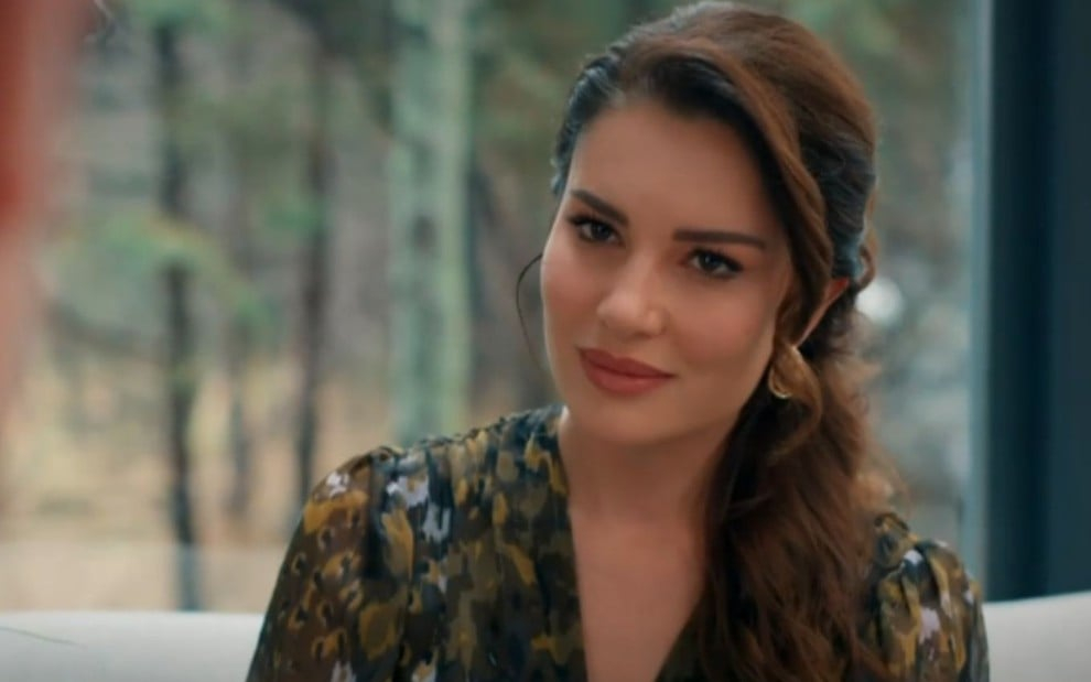 Hande (Ece İrtem) em Coração de Mãe - Foto: Reprodução / Record TV