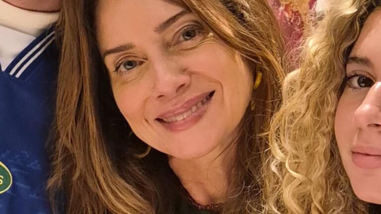 Parecidas? Aos 15 anos, filha de Leticia Spiller impressiona por semelhança com a mãe: 'Gêmeas'