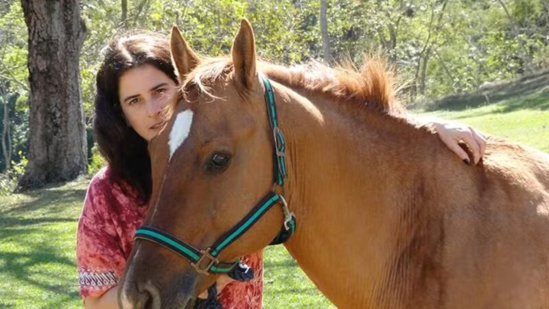 Longe das novelas há 12 anos, atriz escolheu fazenda para viver cercada pela natureza