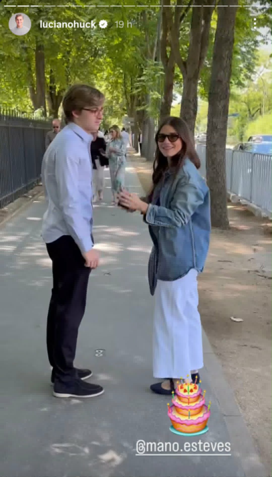 Luciano Huck mostra a nora Manoela Esteves