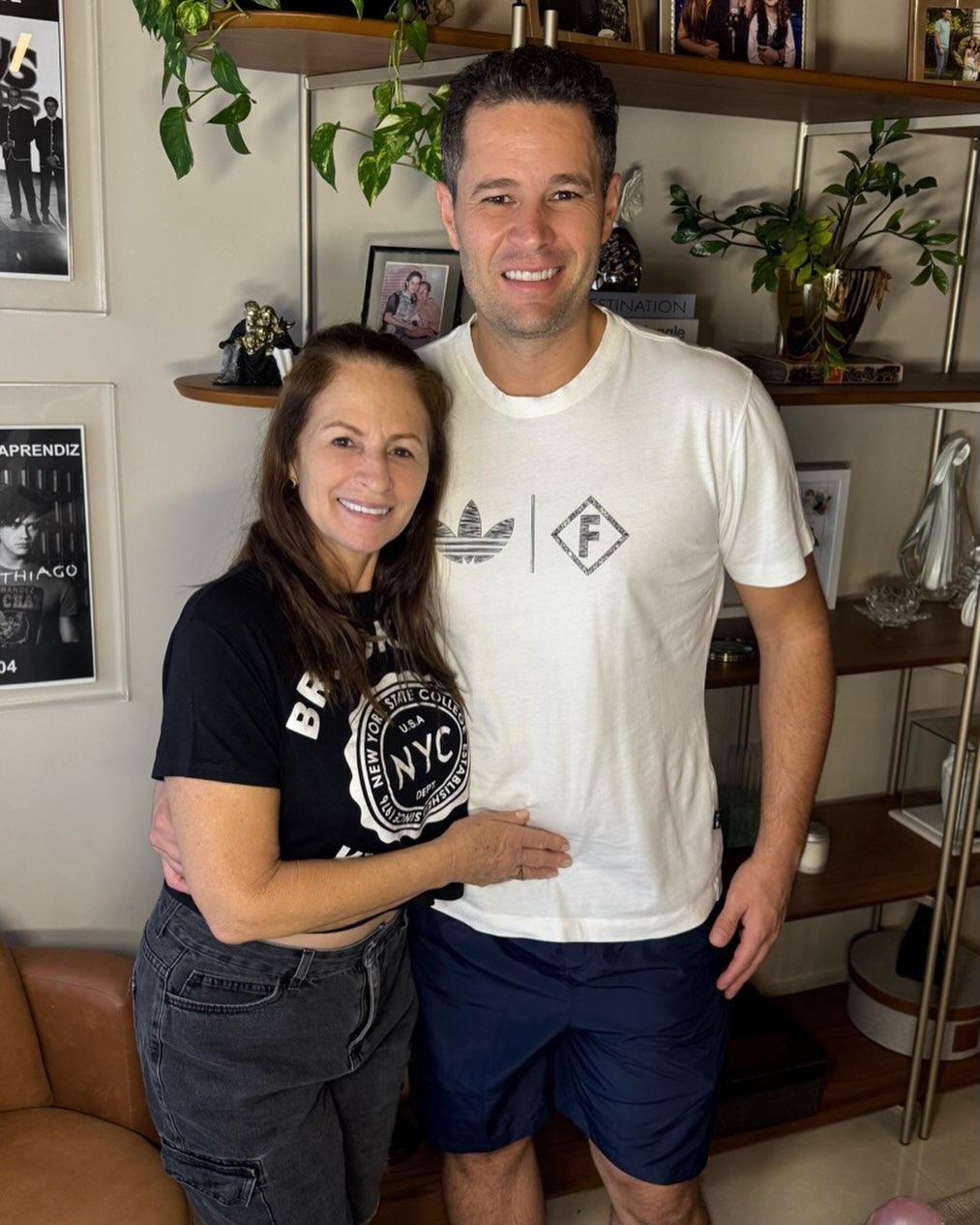 Pedro Leonardo com a mãe, Maria Aparecida - Foto: Reprodução / Instagram @pedroleonardocosta