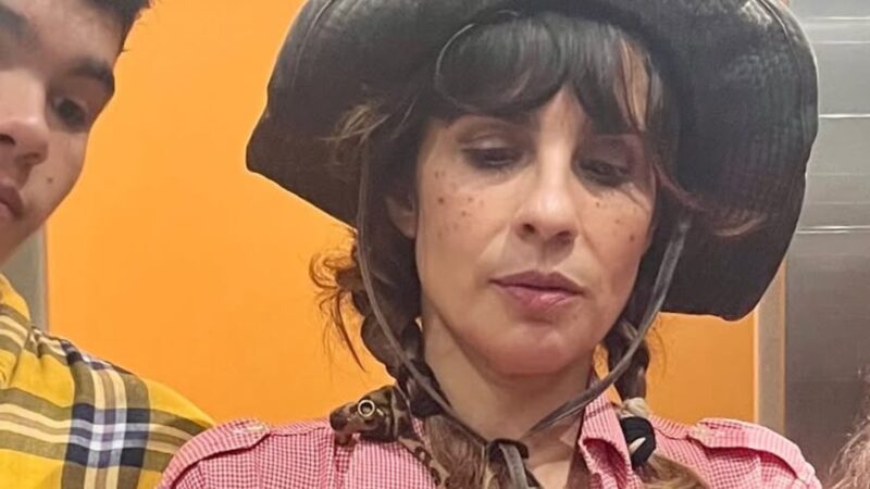Ele cresceu! Aos 16 anos, filho de Maria Ribeiro e Caio Blat surge em foto rara com a mãe
