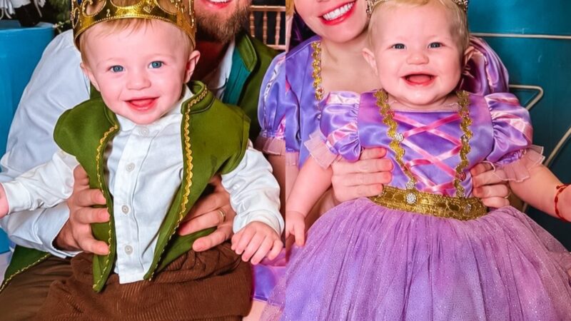 Ex-BBB encanta ao celebrar os 7 meses dos filhos gêmeos com a família fantasiada