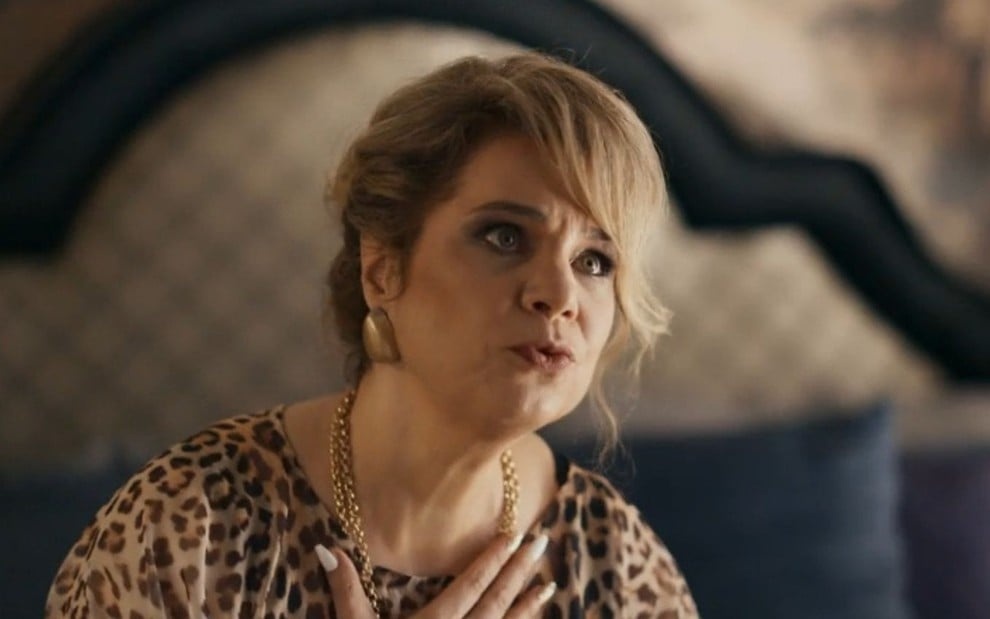 Pilar (Isabel Teixeira) em Quem Ama Cuida - Foto: Reprodução / TV Globo