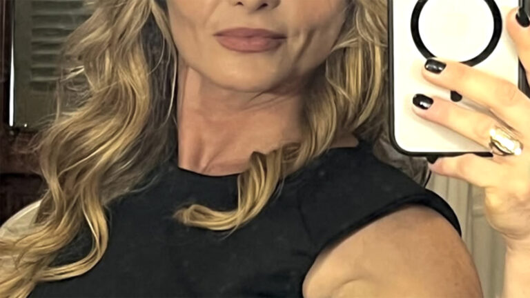 Aos 54 anos, atriz, que ficou afastada da TV, foi vítima de perseguição de fã