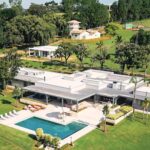 Com mais de 100 hectares, empresário brasileiro mantém fazenda com cinema particular e lago para jet ski