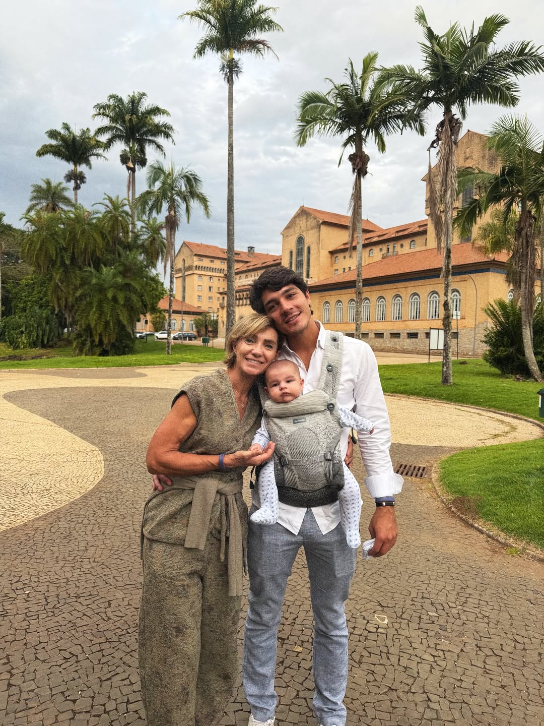 Juca Diniz com a mãe e o filho em Araxá, Minas Gerais - Foto: Reprodução / Instagram @marianarios