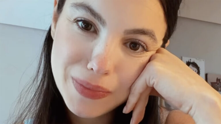 Os 3 filhos de Sthefany Brito surgem juntos pela primeira vez em fotos na maternidade